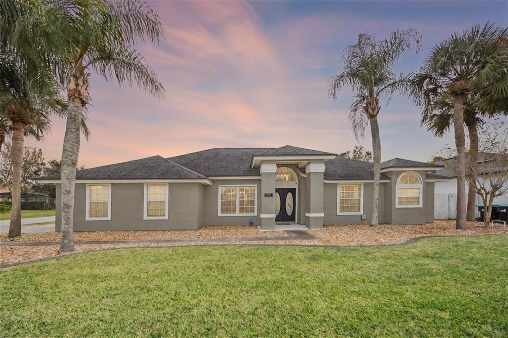 For Sale: $514,900 (3 beds, 2 baths, 2573 Square Feet)