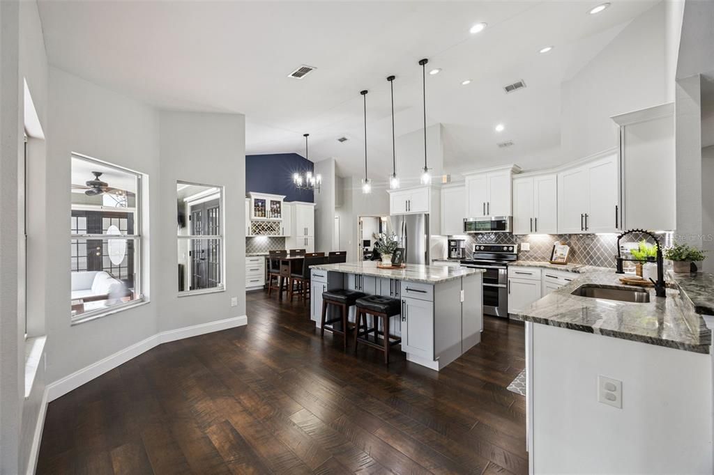 For Sale: $514,900 (3 beds, 2 baths, 2573 Square Feet)