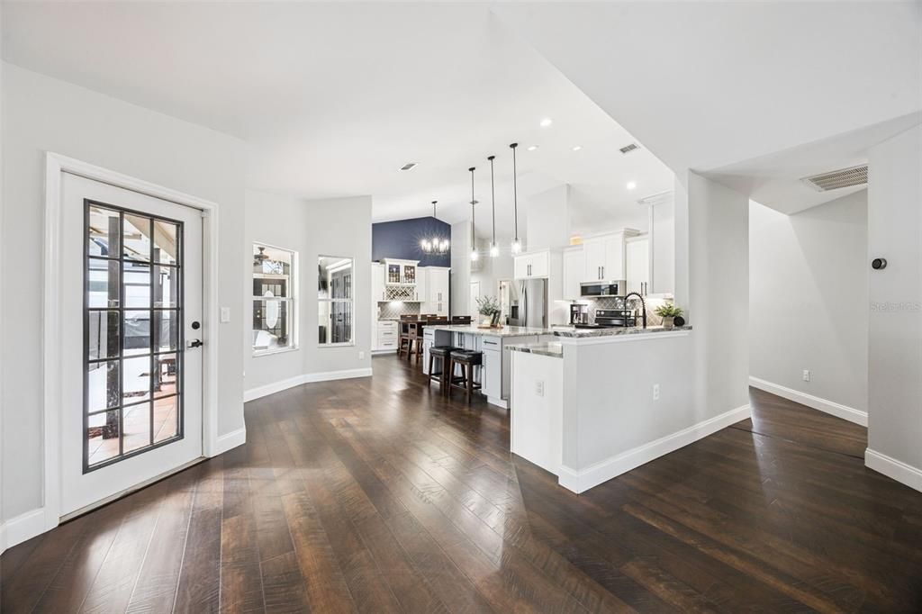 For Sale: $514,900 (3 beds, 2 baths, 2573 Square Feet)