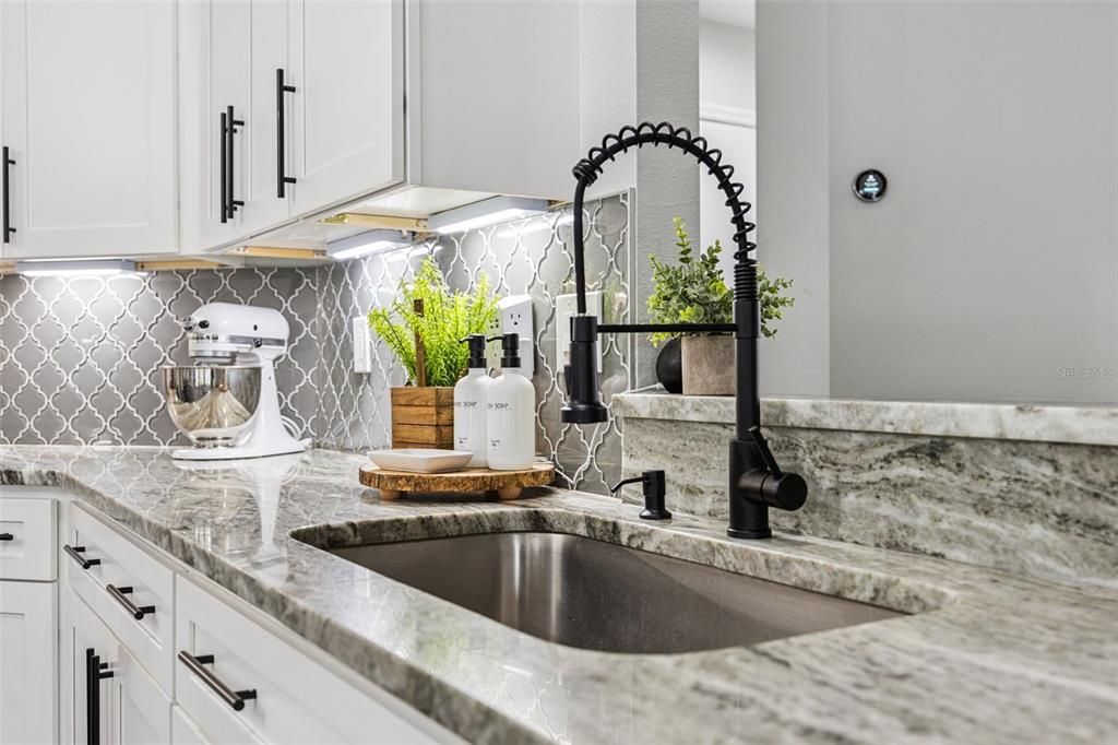 For Sale: $514,900 (3 beds, 2 baths, 2573 Square Feet)