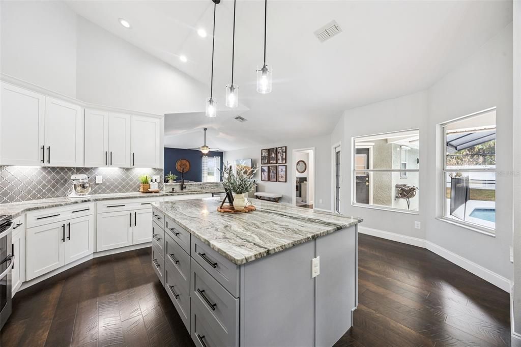 For Sale: $514,900 (3 beds, 2 baths, 2573 Square Feet)