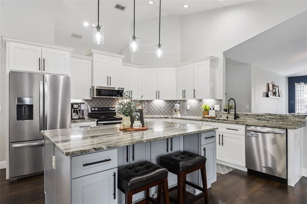 For Sale: $514,900 (3 beds, 2 baths, 2573 Square Feet)