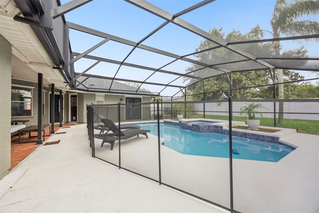 For Sale: $514,900 (3 beds, 2 baths, 2573 Square Feet)