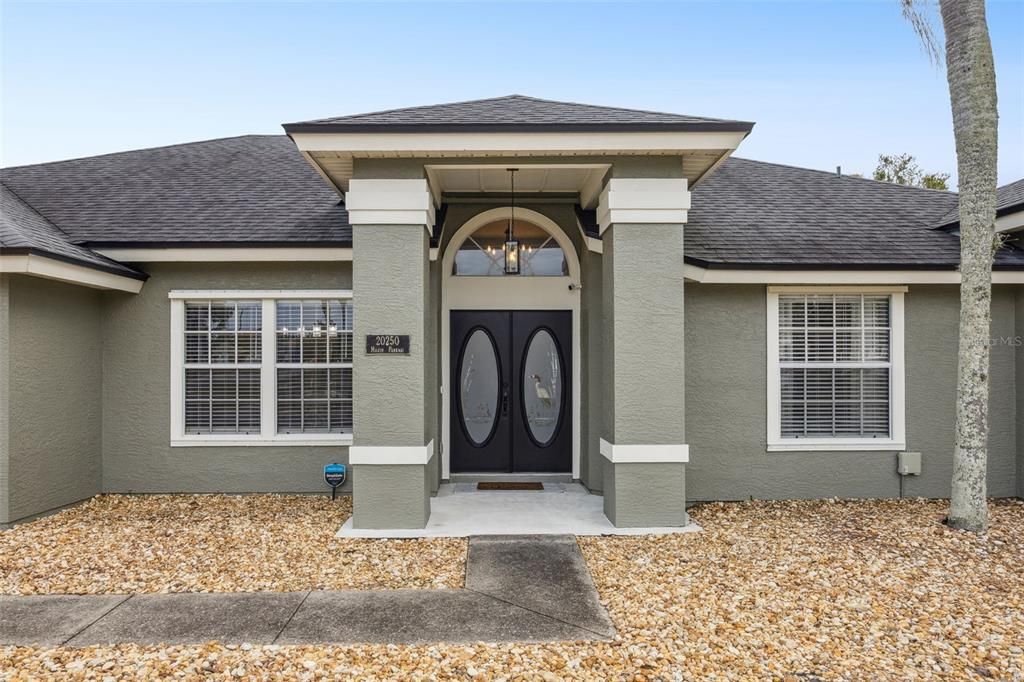 For Sale: $514,900 (3 beds, 2 baths, 2573 Square Feet)