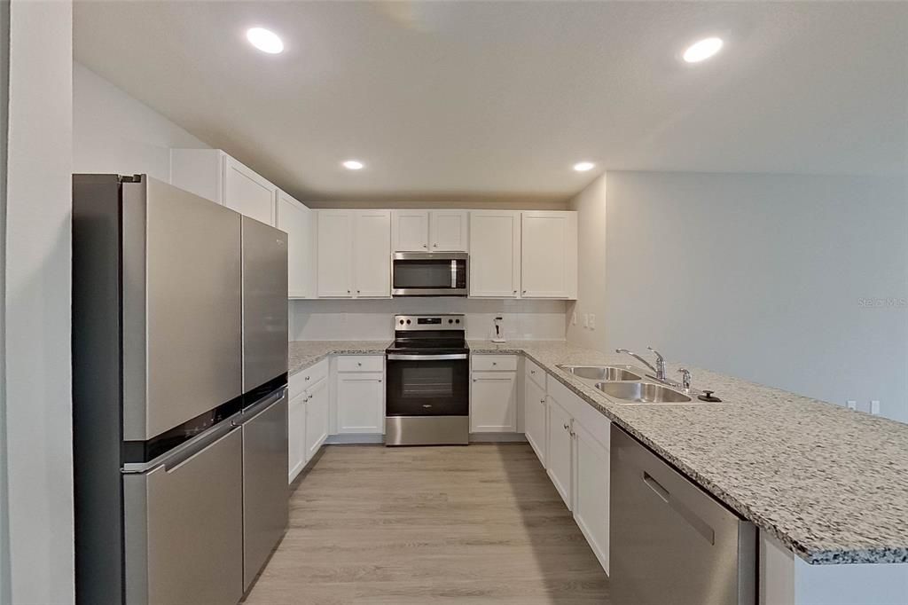 В аренду: $1,895 (3 спален, 2 ванн, 1453 Квадратных фут)