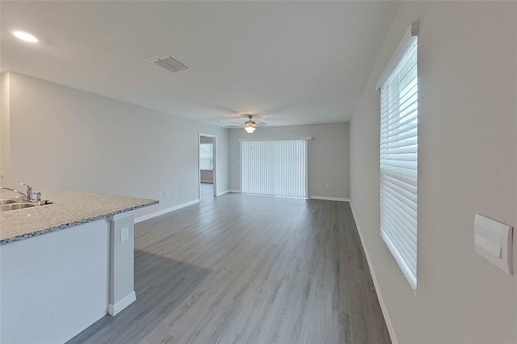 В аренду: $1,895 (3 спален, 2 ванн, 1453 Квадратных фут)