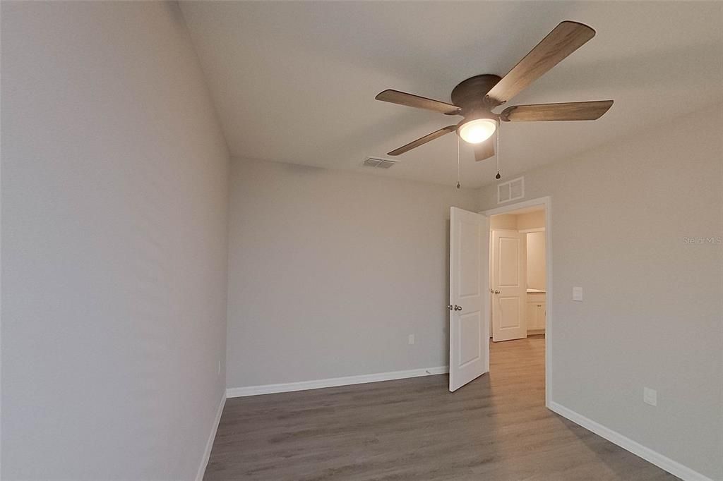 В аренду: $1,895 (3 спален, 2 ванн, 1453 Квадратных фут)