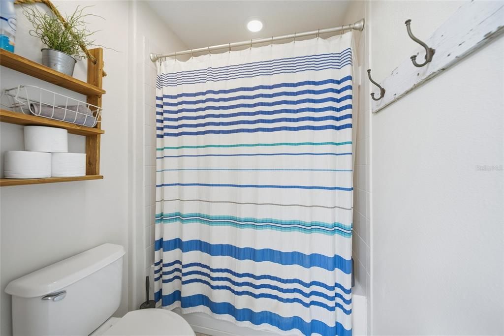 En Venta: $585,000 (4 camas, 3 baños, 2529 Pies cuadrados)