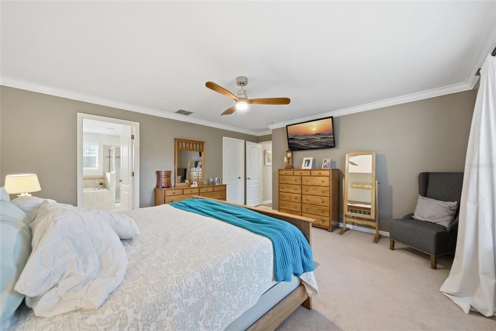 En Venta: $585,000 (4 camas, 3 baños, 2529 Pies cuadrados)