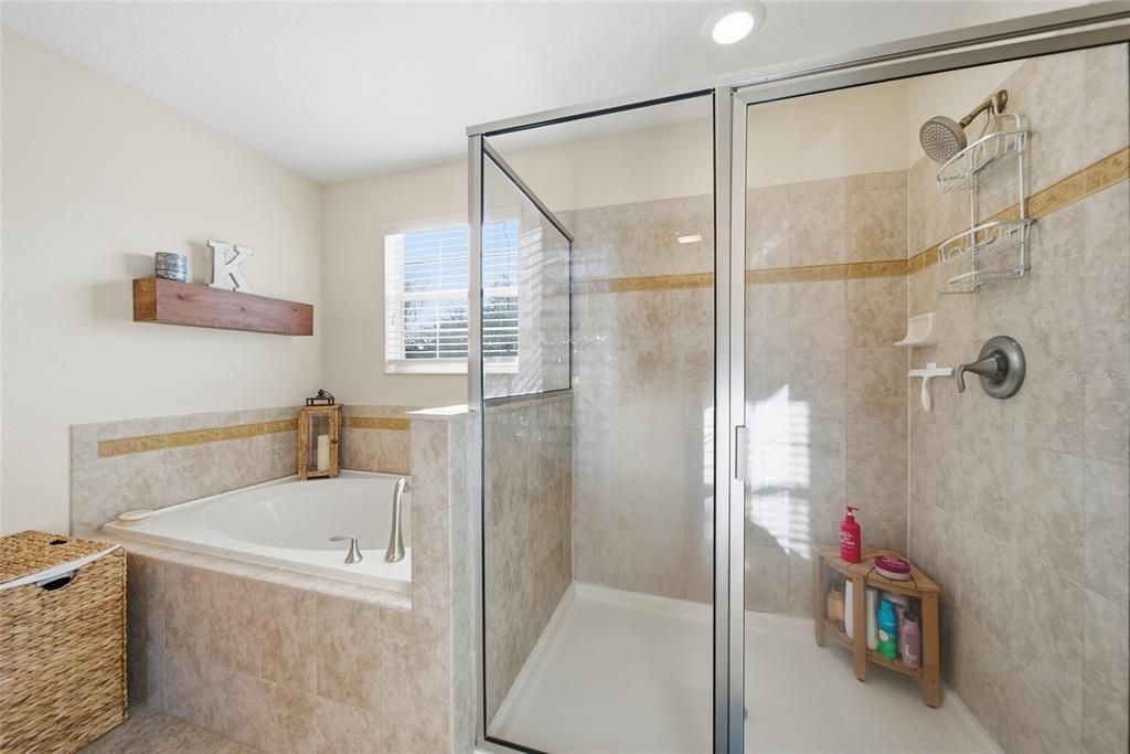 En Venta: $585,000 (4 camas, 3 baños, 2529 Pies cuadrados)