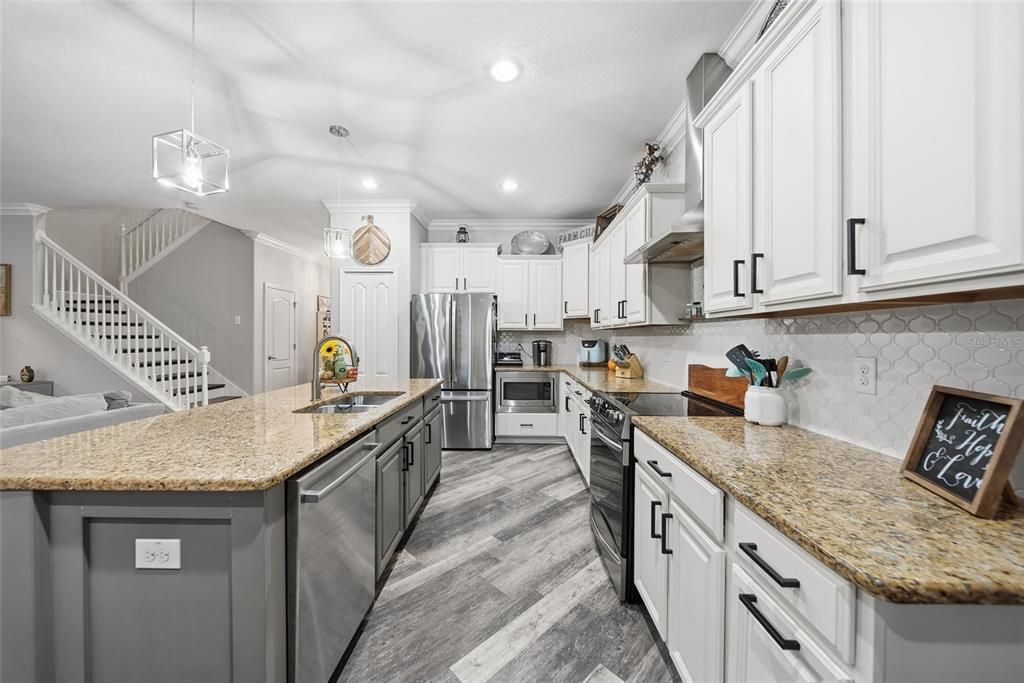 En Venta: $585,000 (4 camas, 3 baños, 2529 Pies cuadrados)