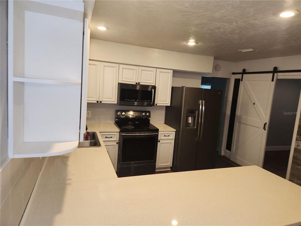 For Sale: $600,000 (5 beds, 2 baths, 1847 Square Feet)