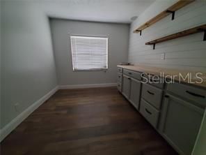 For Sale: $600,000 (5 beds, 2 baths, 1847 Square Feet)