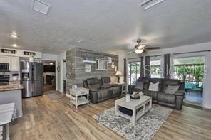 For Sale: $600,000 (5 beds, 2 baths, 1847 Square Feet)