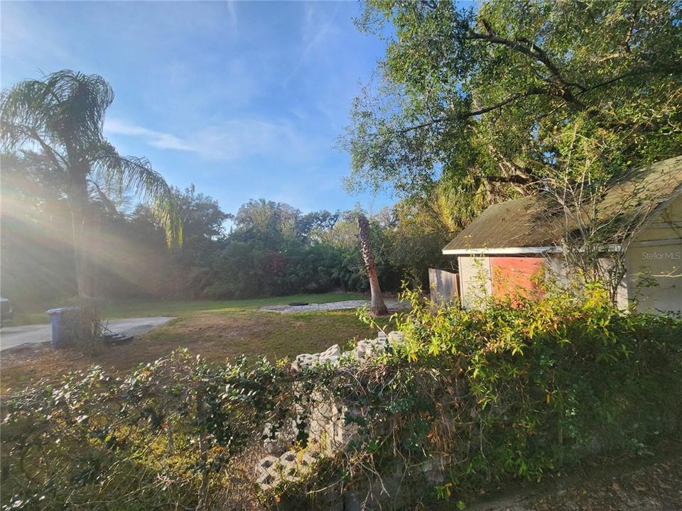 For Sale: $600,000 (5 beds, 2 baths, 1847 Square Feet)