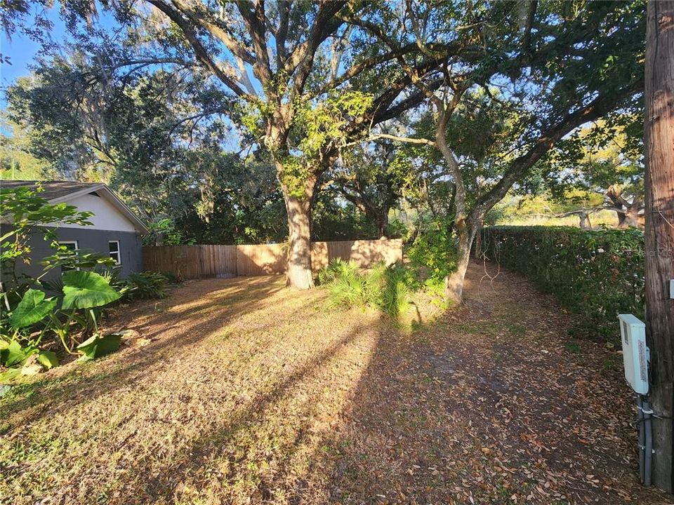 For Sale: $600,000 (5 beds, 2 baths, 1847 Square Feet)