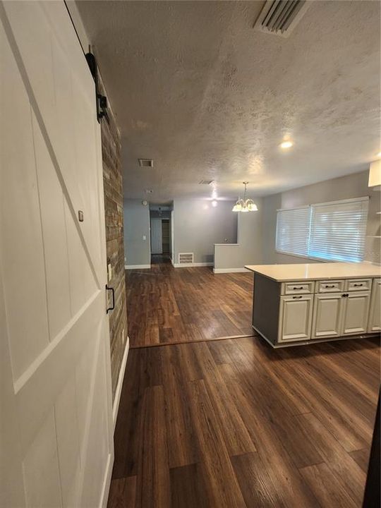 For Sale: $600,000 (5 beds, 2 baths, 1847 Square Feet)