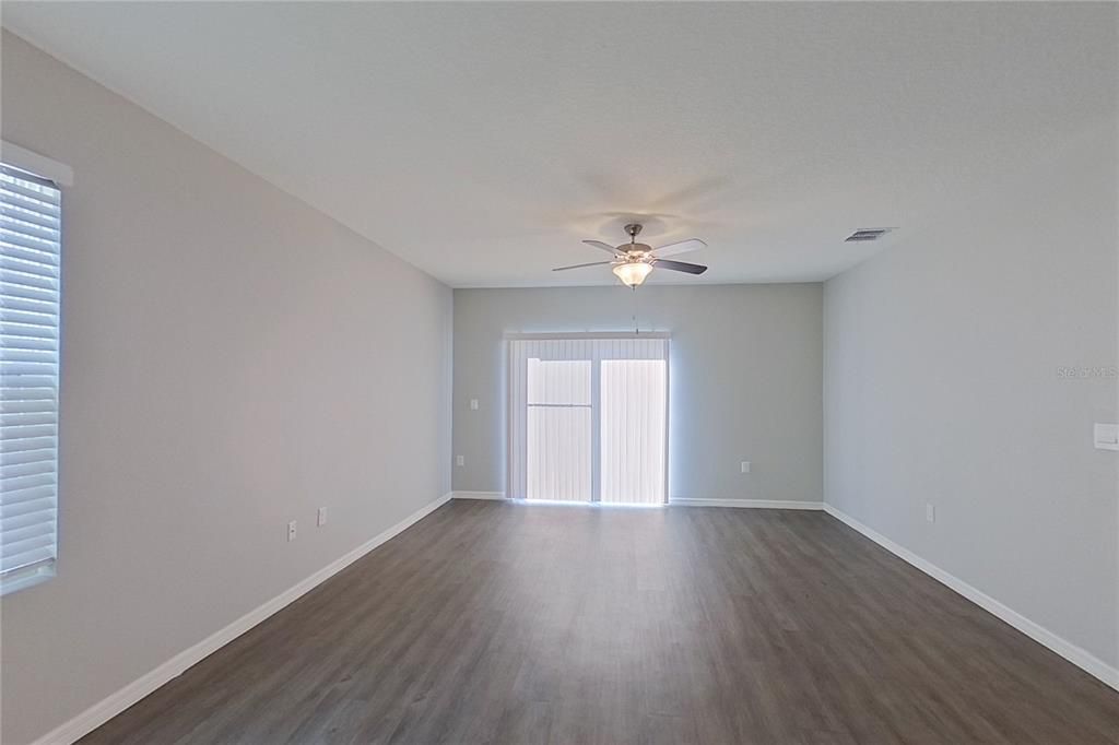 For Rent: $2,315 (5 beds, 3 baths, 2447 Square Feet)