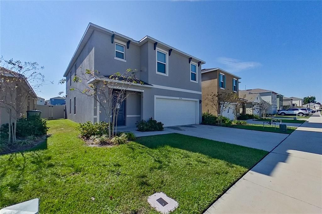 For Rent: $2,315 (5 beds, 3 baths, 2447 Square Feet)