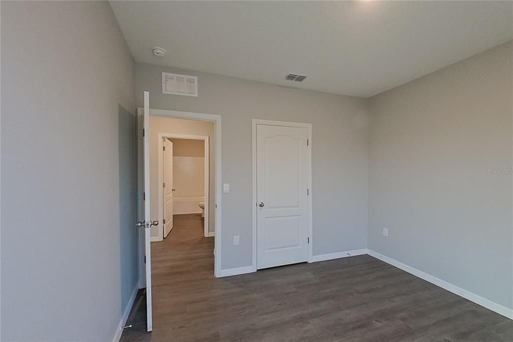 For Rent: $2,315 (5 beds, 3 baths, 2447 Square Feet)