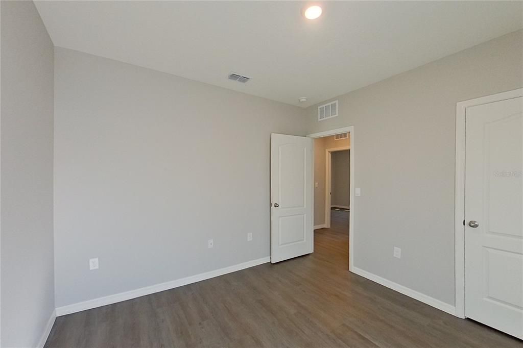 For Rent: $2,315 (5 beds, 3 baths, 2447 Square Feet)