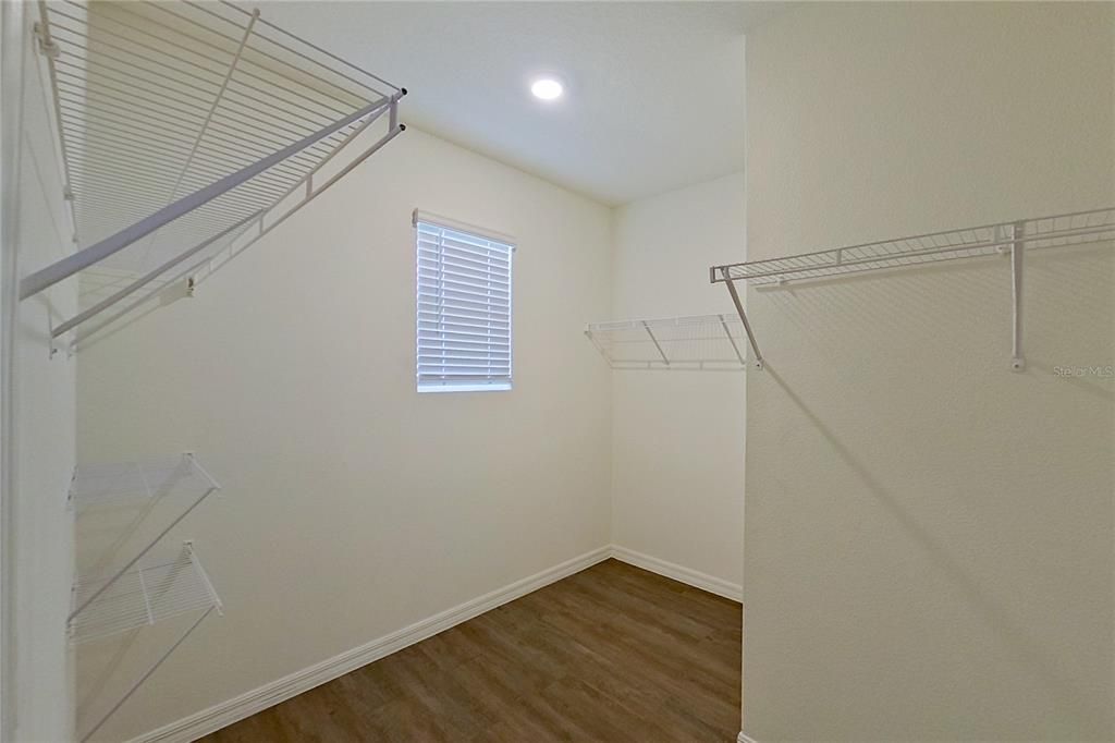 For Rent: $2,315 (5 beds, 3 baths, 2447 Square Feet)