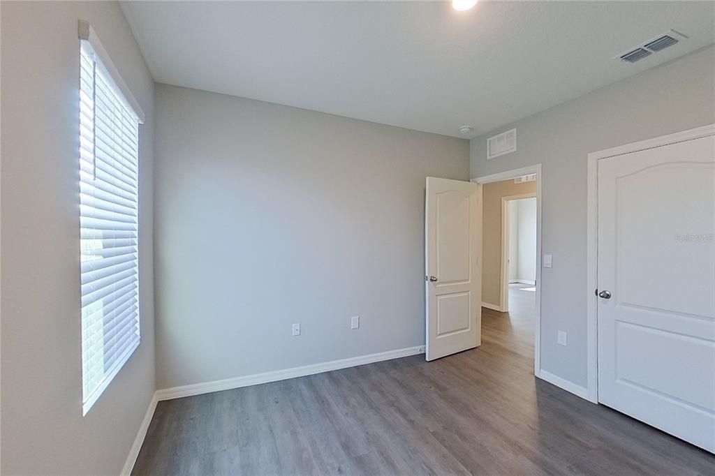 For Rent: $2,315 (5 beds, 3 baths, 2447 Square Feet)