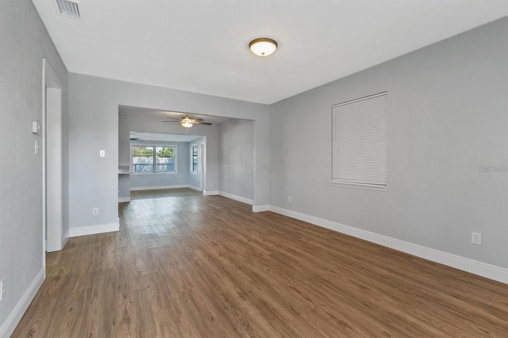 For Sale: $470,000 (3 beds, 2 baths, 1287 Square Feet)