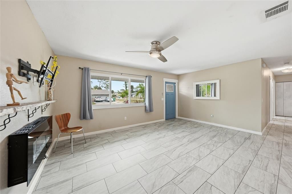 En Venta: $225,000 (3 camas, 2 baños, 1183 Pies cuadrados)