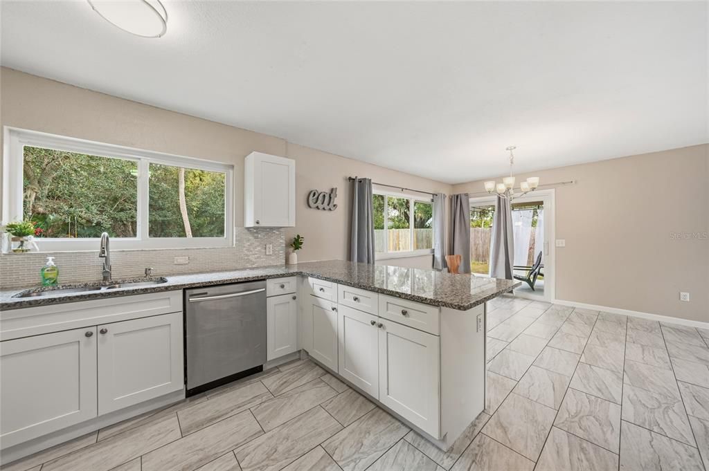 En Venta: $225,000 (3 camas, 2 baños, 1183 Pies cuadrados)