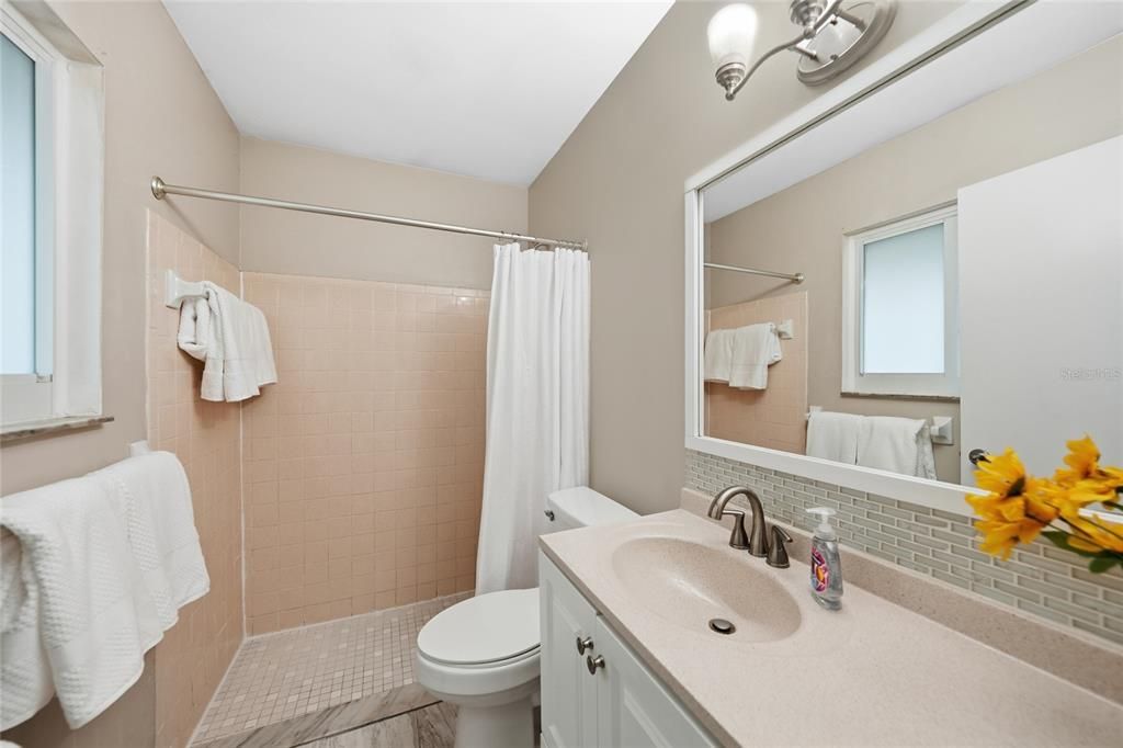 En Venta: $225,000 (3 camas, 2 baños, 1183 Pies cuadrados)