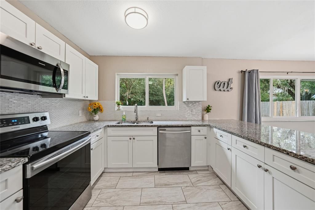 En Venta: $225,000 (3 camas, 2 baños, 1183 Pies cuadrados)