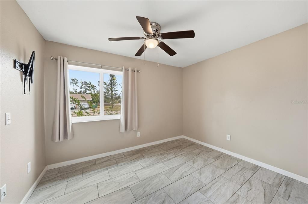 En Venta: $225,000 (3 camas, 2 baños, 1183 Pies cuadrados)