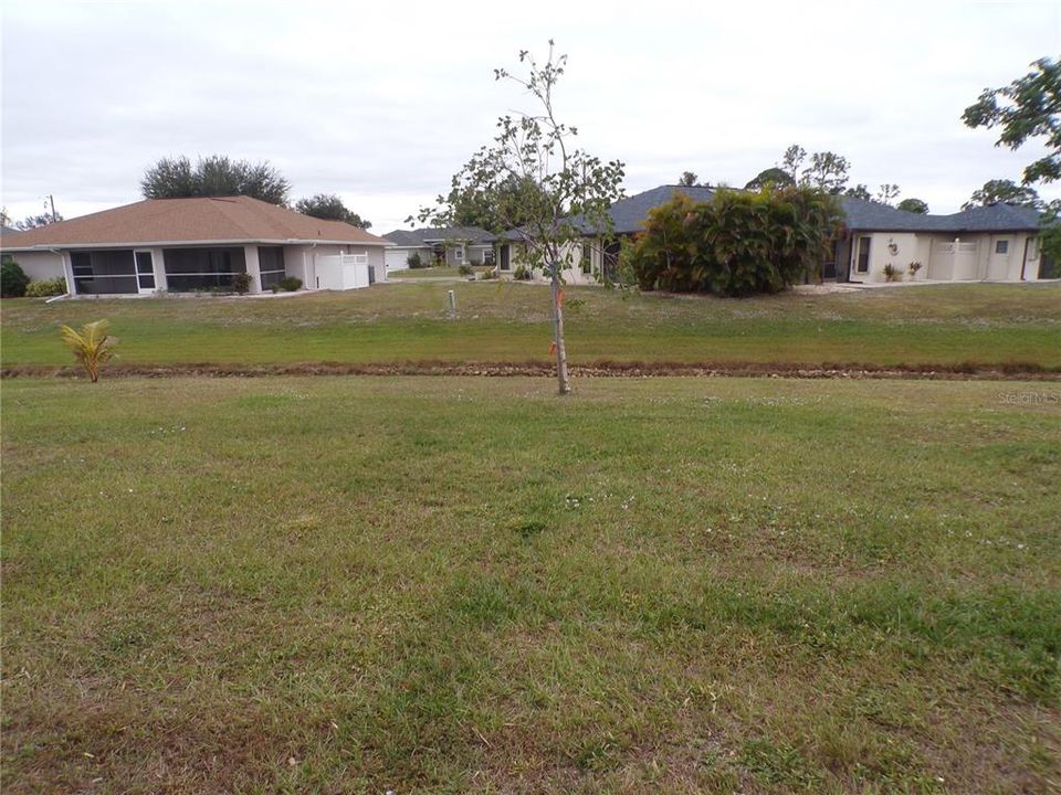 For Rent: $2,150 (4 beds, 2 baths, 1810 Square Feet)