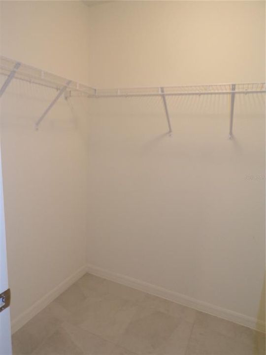 For Rent: $2,150 (4 beds, 2 baths, 1810 Square Feet)