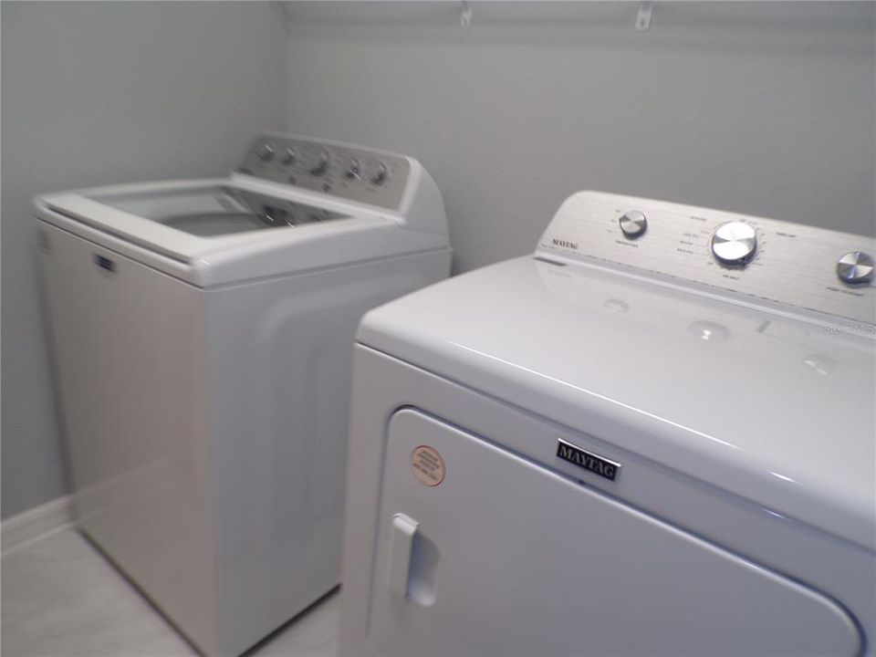 For Rent: $2,150 (4 beds, 2 baths, 1810 Square Feet)