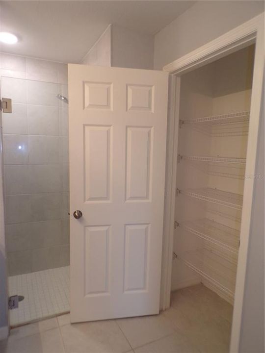 For Rent: $2,150 (4 beds, 2 baths, 1810 Square Feet)