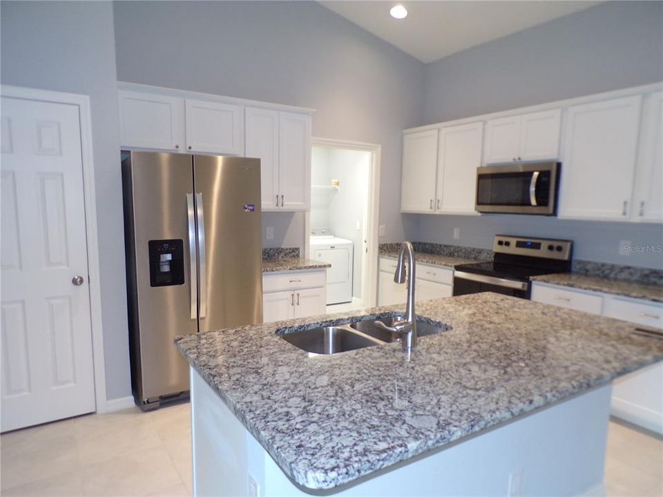 For Rent: $2,150 (4 beds, 2 baths, 1810 Square Feet)