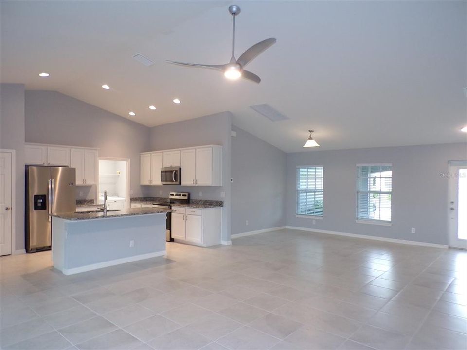 For Rent: $2,150 (4 beds, 2 baths, 1810 Square Feet)