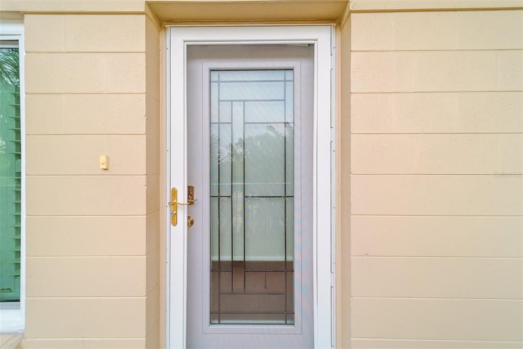 待售: $270,000 (2 贝兹, 2 浴室, 1415 平方英尺)