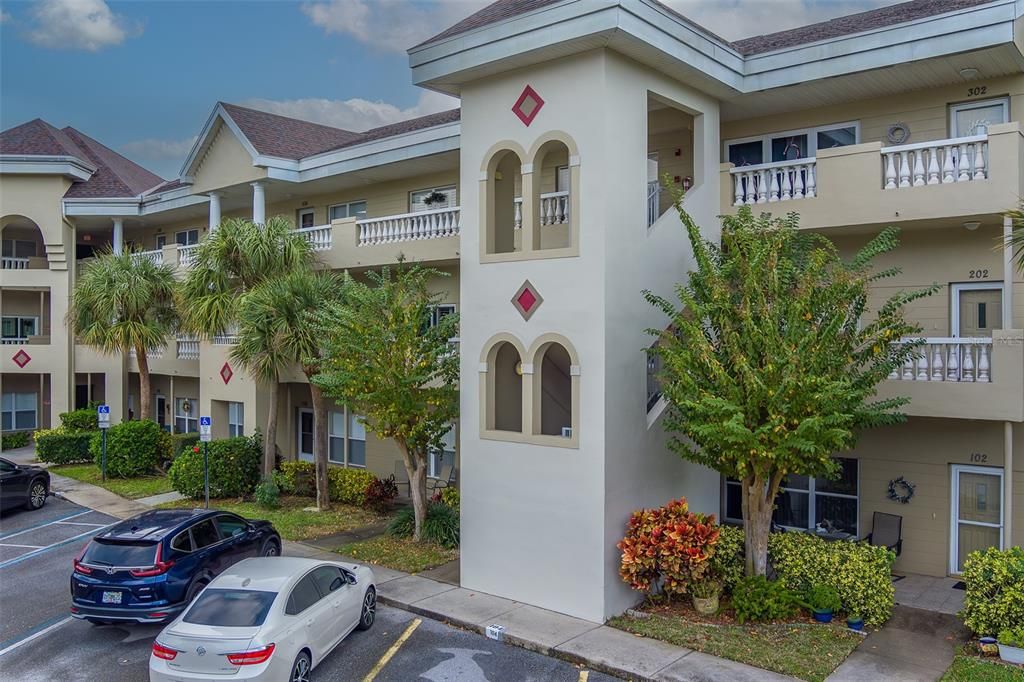 待售: $270,000 (2 贝兹, 2 浴室, 1415 平方英尺)