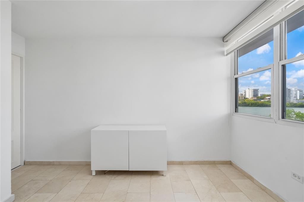 На продажу: $1,100,000 (4 спален, 3 ванн, 1952 Квадратных фут)