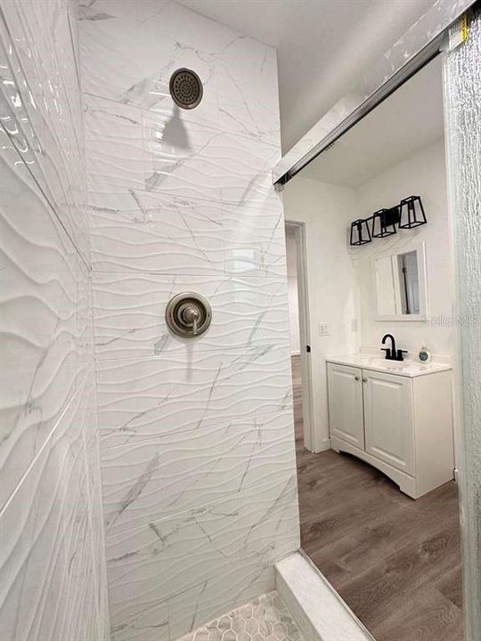 待售: $271,500 (2 贝兹, 1 浴室, 728 平方英尺)