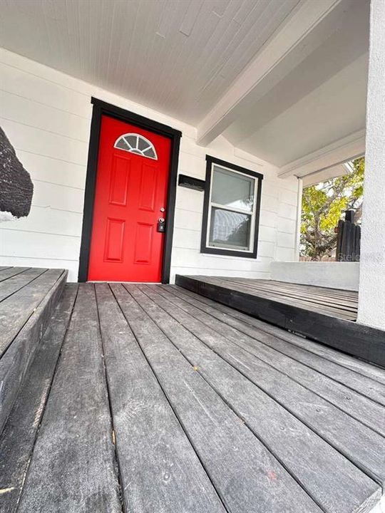 待售: $271,500 (2 贝兹, 1 浴室, 728 平方英尺)