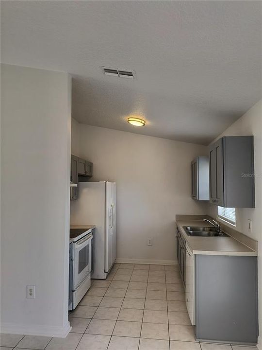 For Rent: $1,500 (3 beds, 2 baths, 999 Square Feet)