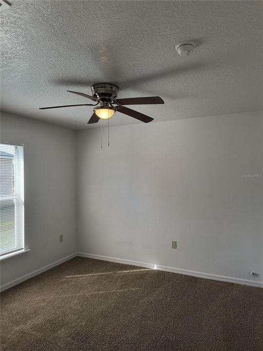 For Rent: $1,500 (3 beds, 2 baths, 999 Square Feet)