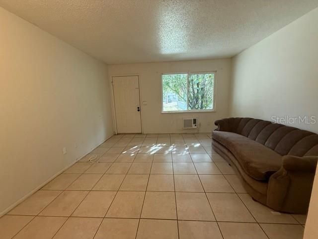 En Renta: $895 (0 camas, 1 baños, 336 Pies cuadrados)