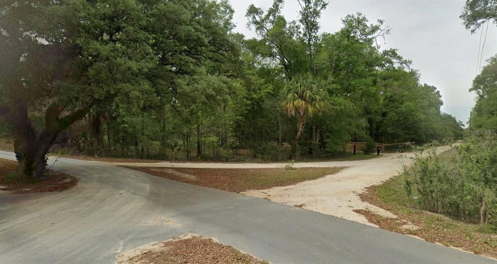 En Venta: $76,000 (2.51 acres)