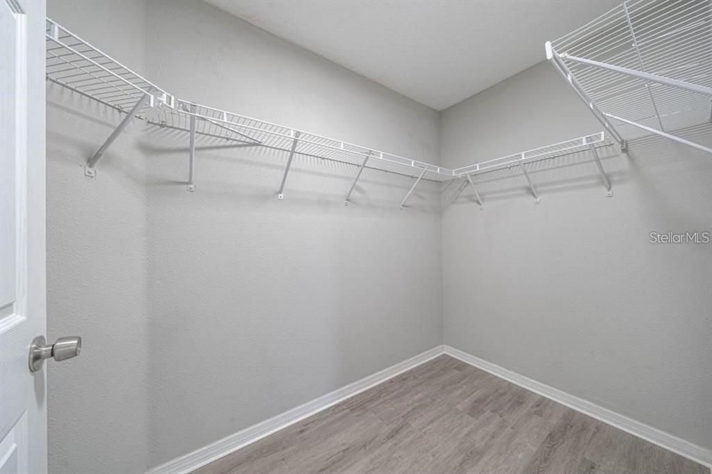 En Venta: $322,000 (4 camas, 2 baños, 1606 Pies cuadrados)