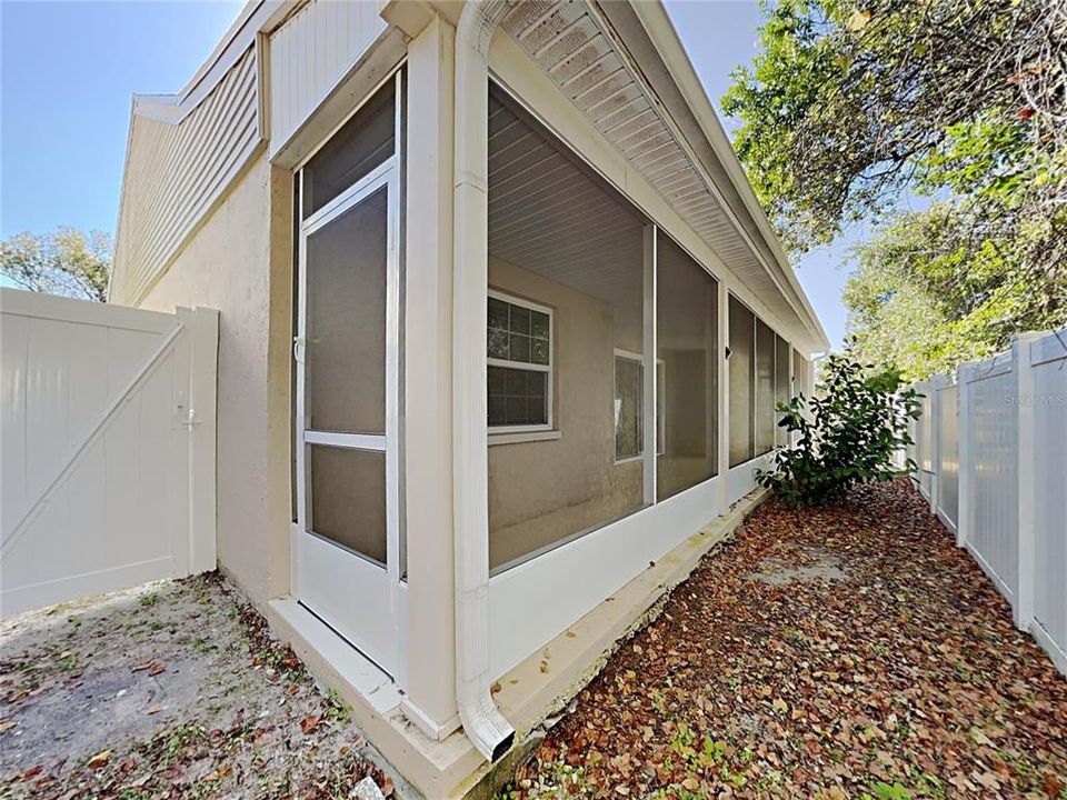 For Sale: $325,000 (3 beds, 2 baths, 1415 Square Feet)